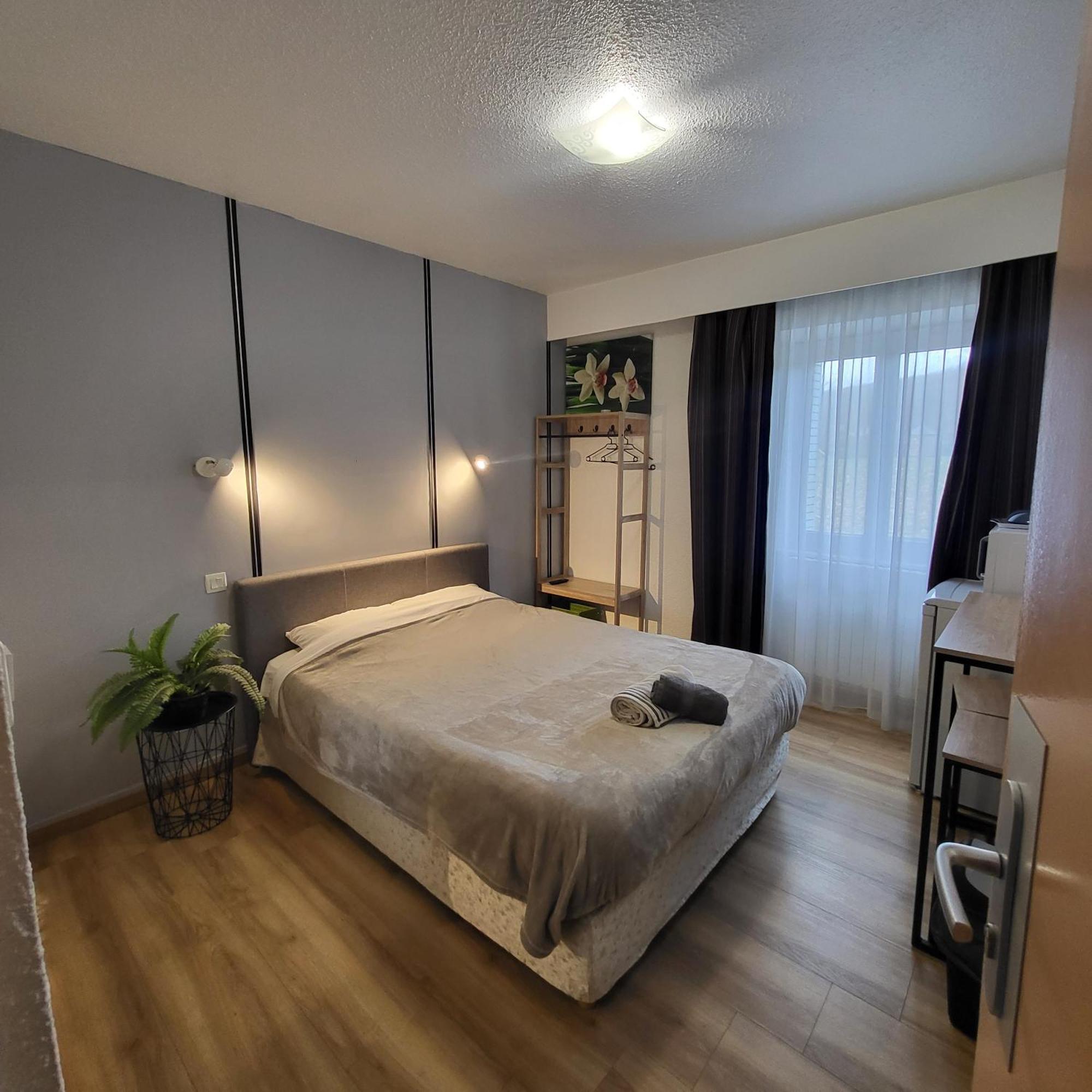 Ga Location Hotell Mâcon Exteriör bild