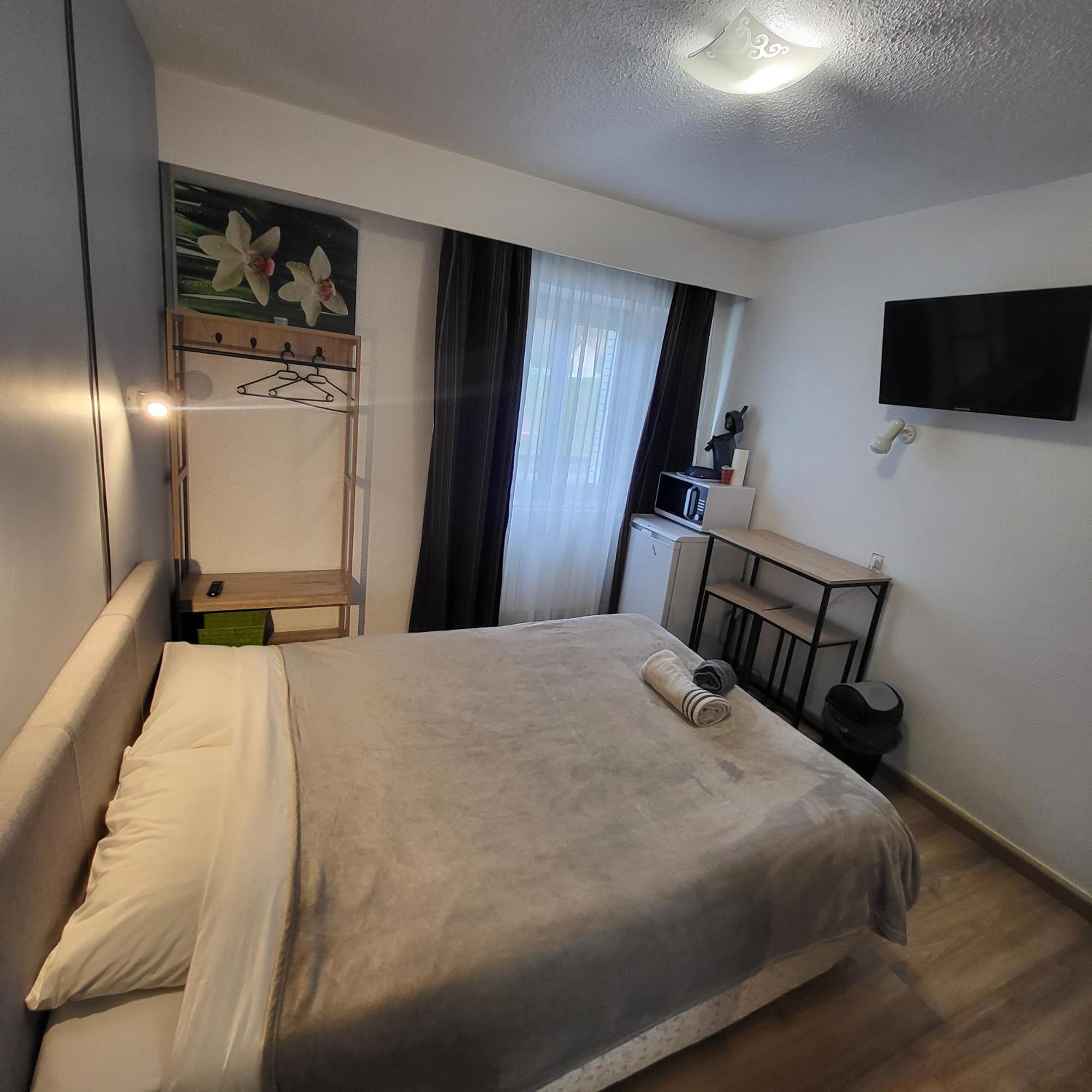 Ga Location Hotell Mâcon Exteriör bild