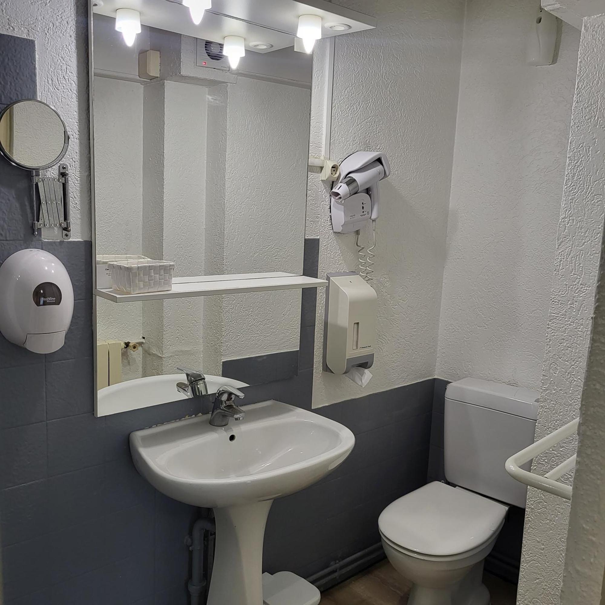 Ga Location Hotell Mâcon Exteriör bild